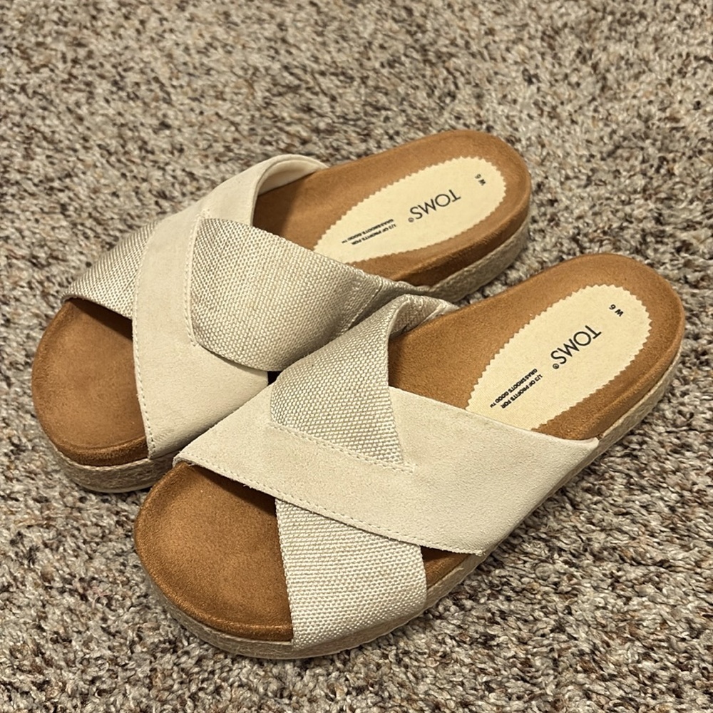 TOMS Cream Slide Sandals 6